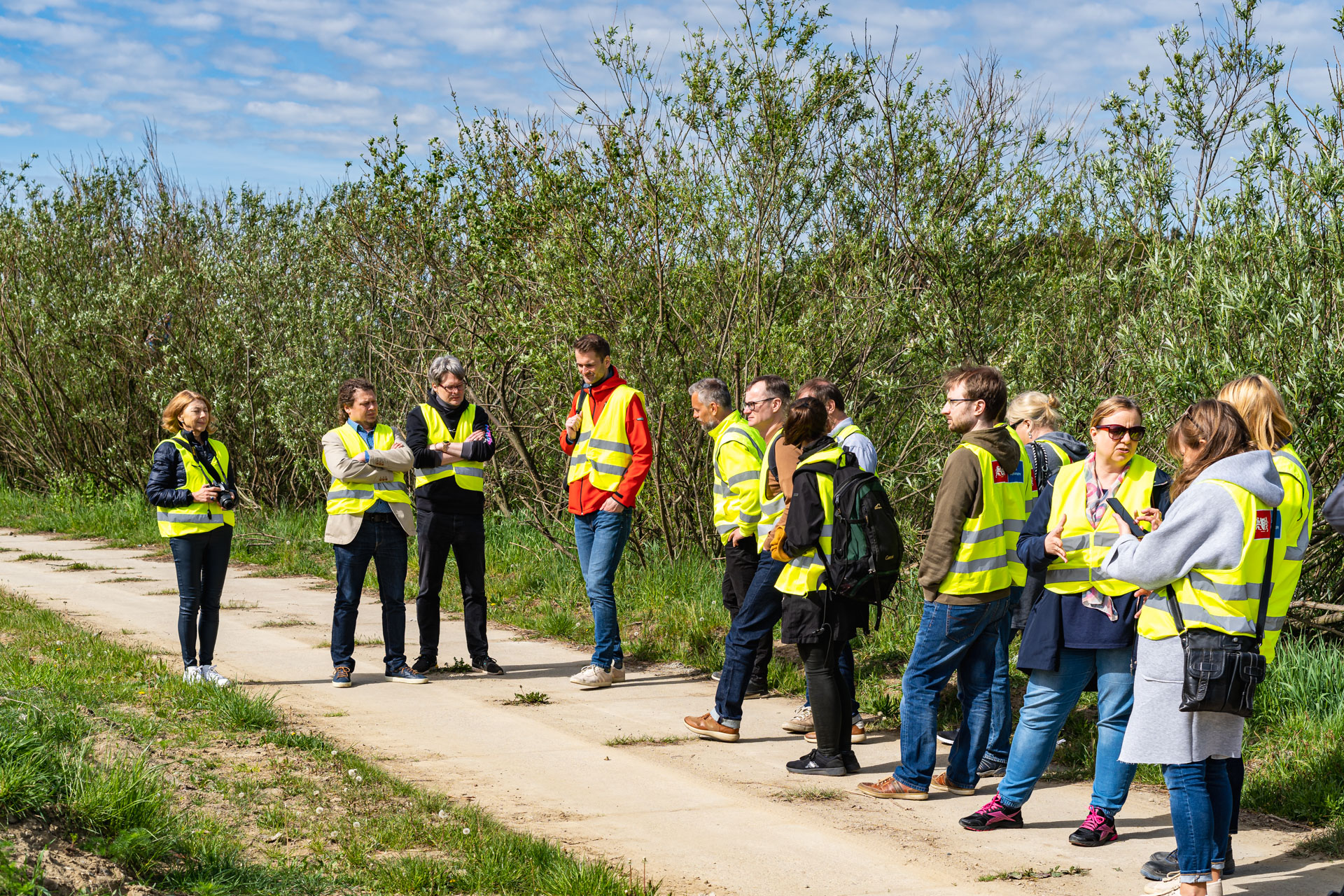 The photo shows the partners of the Liquid Energy project from Poland, Lithuania and Estonia during a visit to the Waste Treatment Utility Gdańsk. They are guided by their president, Grzegorz Orzeszko, who presents the degassing system of a landfill.